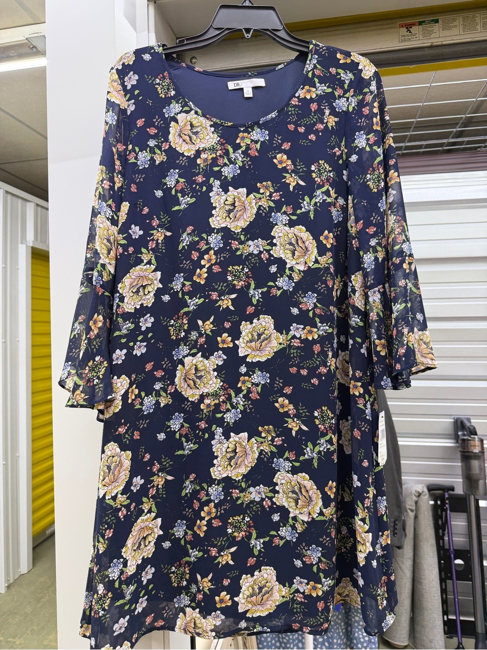DR2 | Navy floral dress, size M NWT